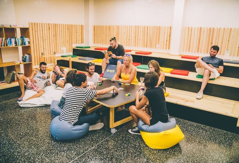 Amistat Island Hostel Ibiza   Albergue Juvenil