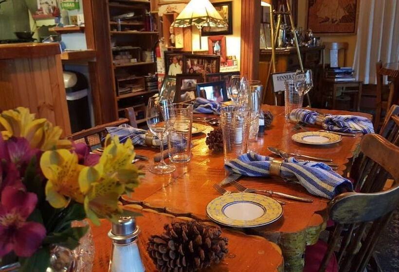 مبيت وإفطار Paradox Lodge & Cedar Lodge