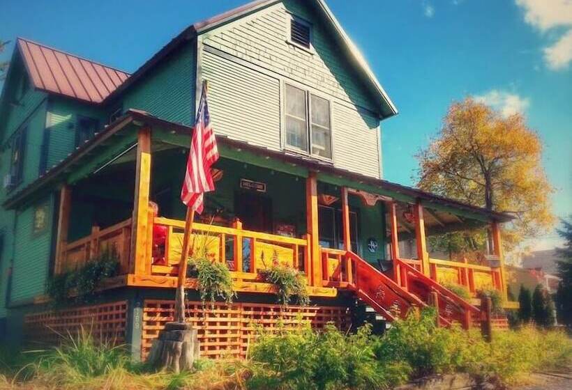 مبيت وإفطار Paradox Lodge & Cedar Lodge