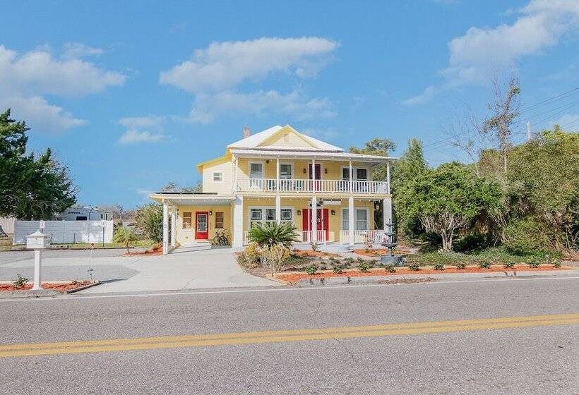 Bed and Breakfast The Wayward Traveler S Inn