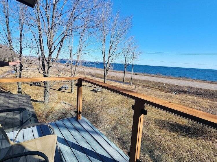 فندق على الطريق The Birchy, Adventure Lodging By Base Hospitality Group