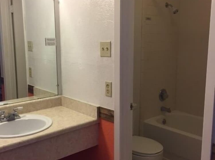Chaparral Motel