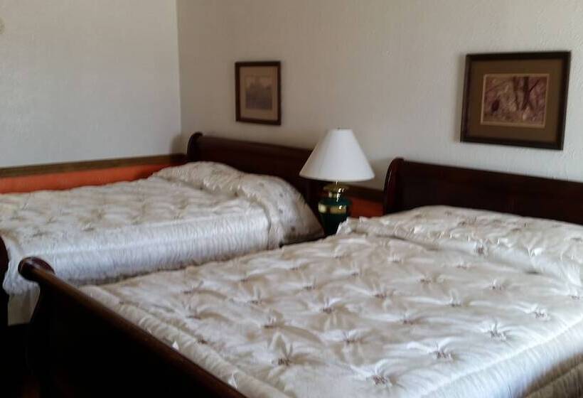 Chaparral Motel