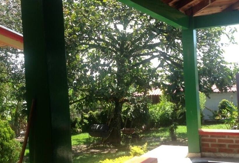 Hostal Campestre El Tesorito