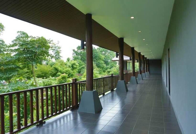 هتل Baan Pailyn Resort Lamphun