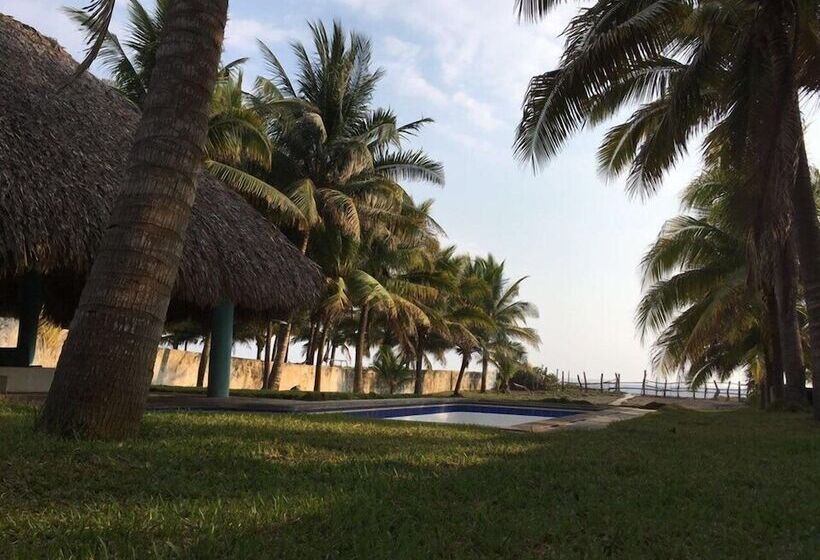 هتل Cocori Lodge Monterrico