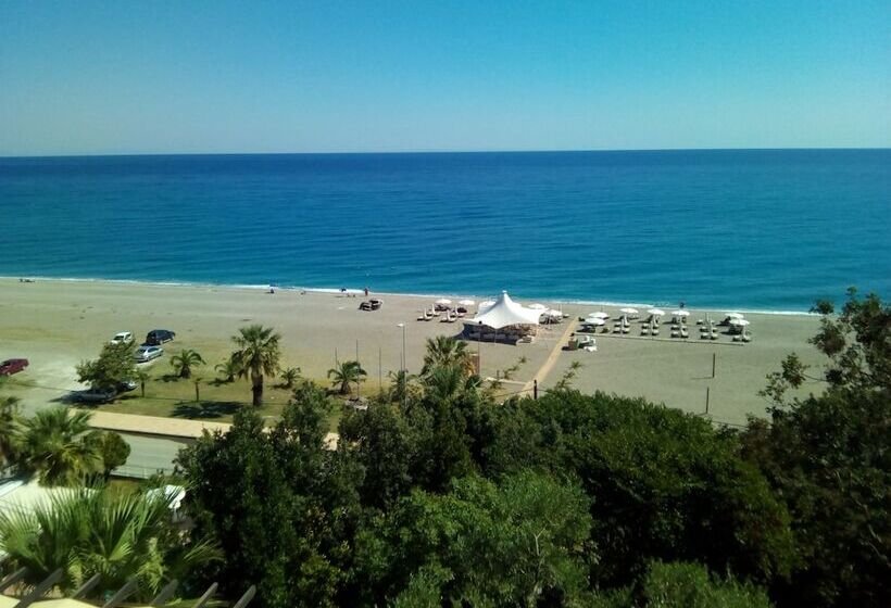 בית מלון כפרי Golden Beach Agiocampos