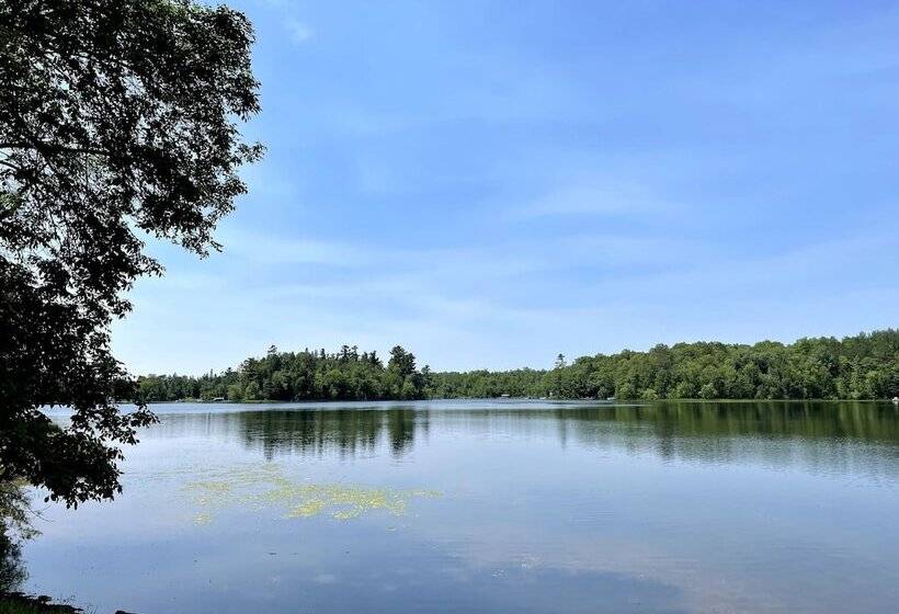 호텔 Hanging Horn Lakeside Resort