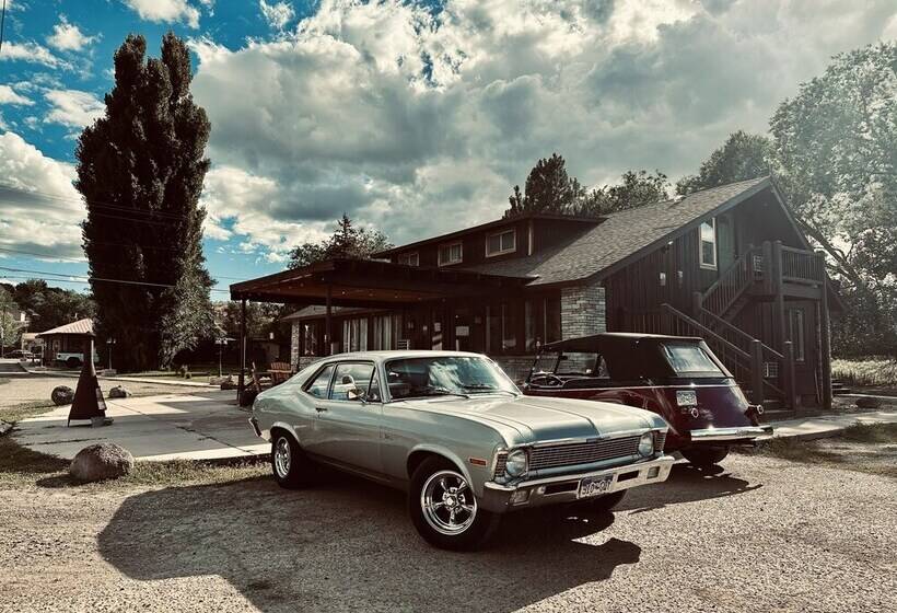 فندق Moosehead Lodge & Cabins