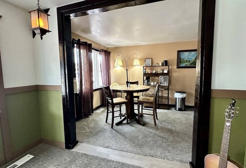 Отель Moosehead Lodge & Cabins