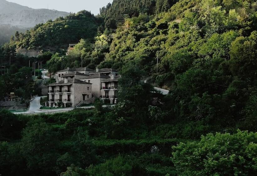 هتل Rouista Tzoumerka Resort