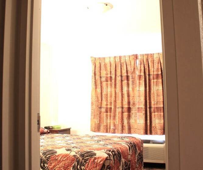 هتل Sunset Inn And Suites