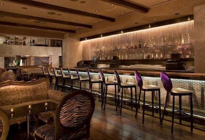 Luxury Suites At The Palms