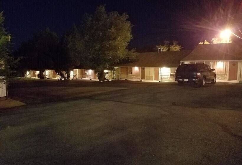 Moorcourt Motel