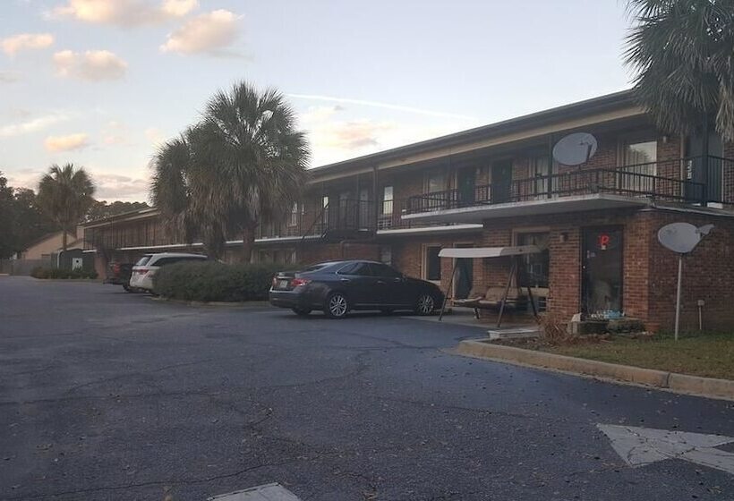 فندق على الطريق Palmetto Inn