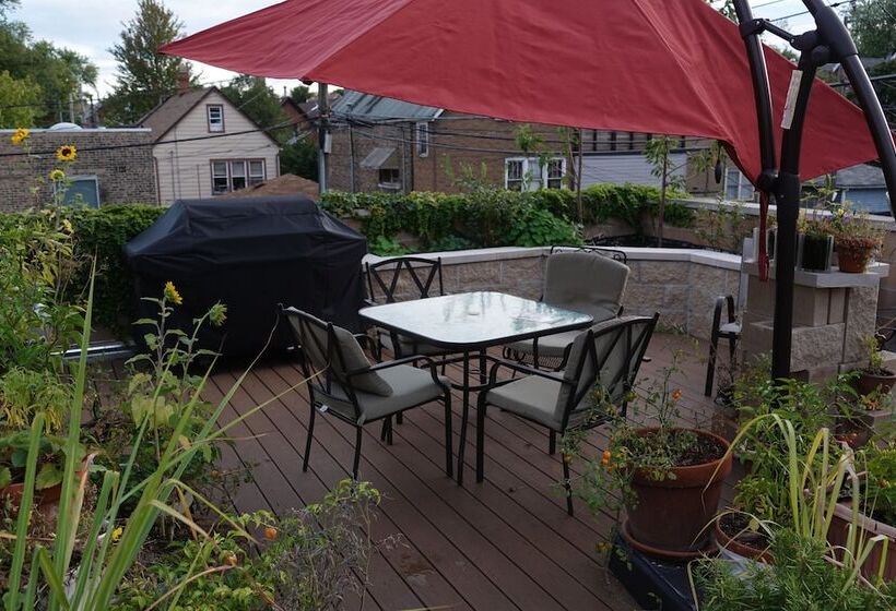 Ray S Bucktown B&b