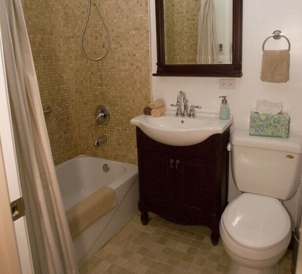 Ray S Bucktown B&b