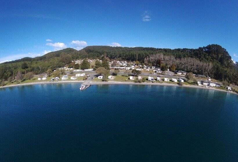 استراحتگاه Motutere Bay Top 10 Holiday Park