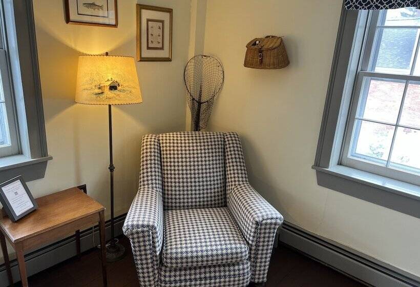 Shoreham Inn