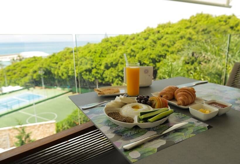 Whitelace Resort