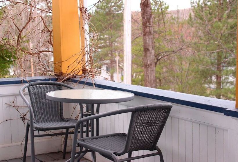 مبيت وإفطار Auberge La Coulee Douce