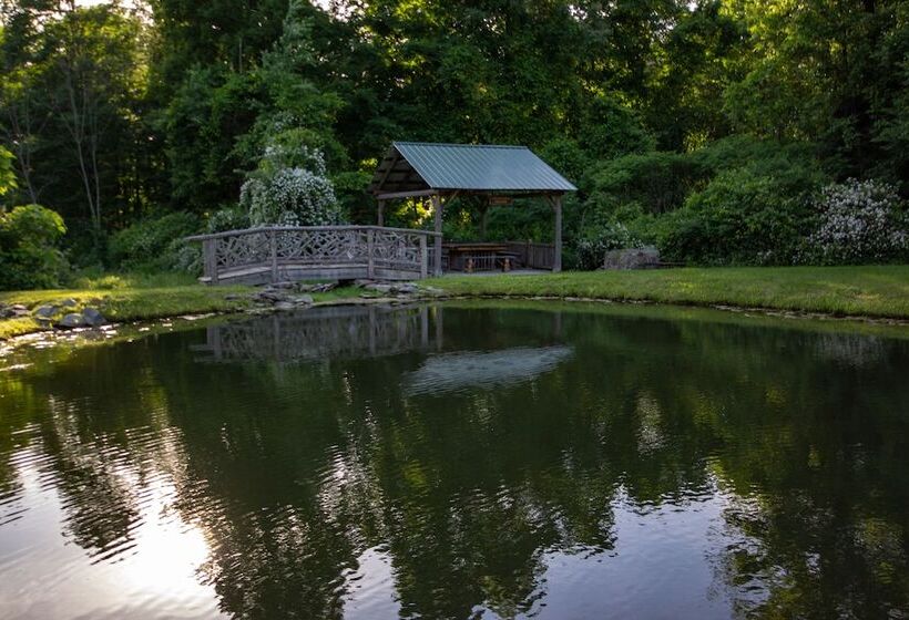 مبيت وإفطار Saint Huberts Lodge