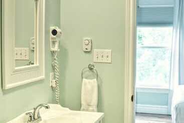 تختخواب و صبحانه Shamrock Suites