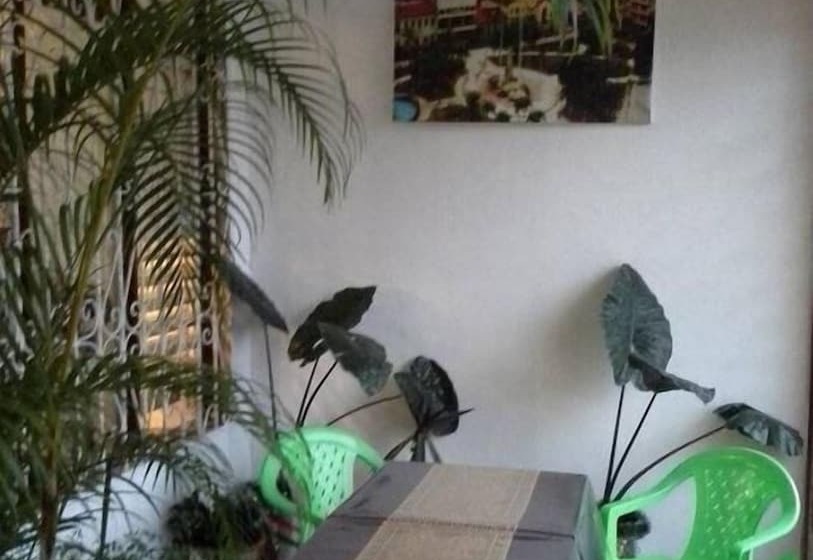 فندق فئة نجمة واحدة Hospedaje Aziyadé