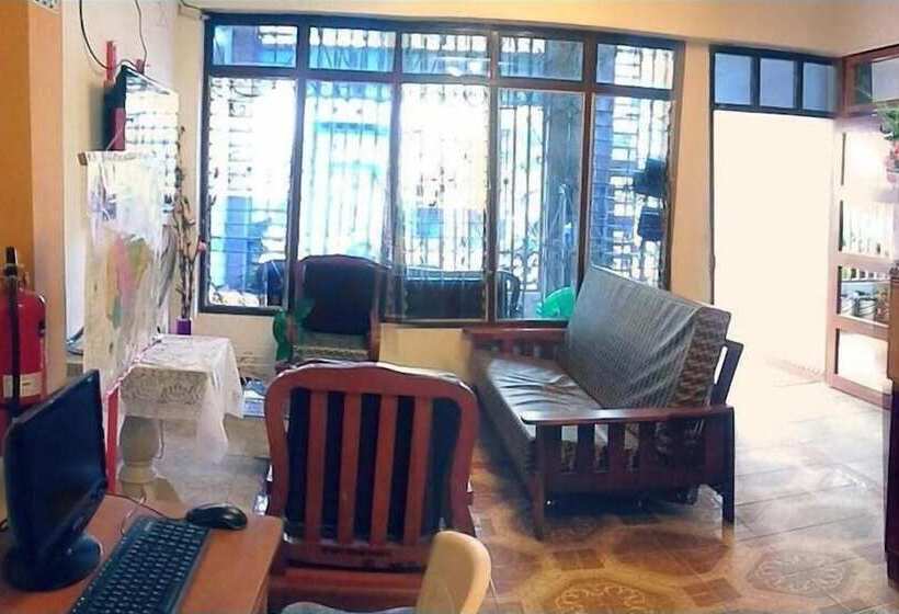 فندق فئة نجمة واحدة Hospedaje Aziyadé