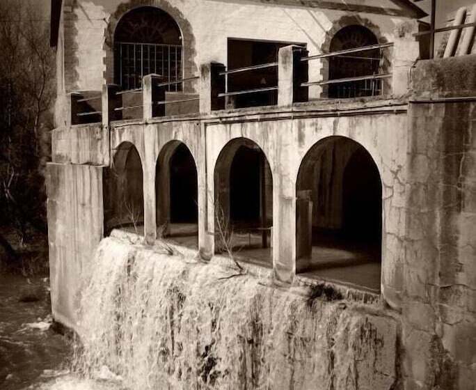 مسافرخانه La Posada De Pradorey