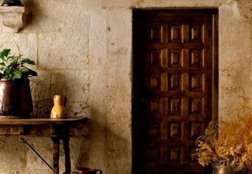مسافرخانه La Posada De Pradorey