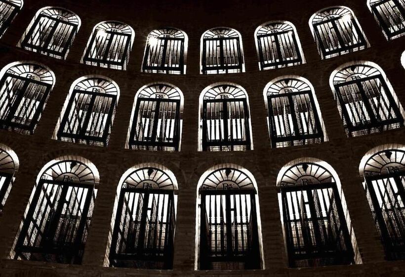 مسافرخانه La Posada De Pradorey