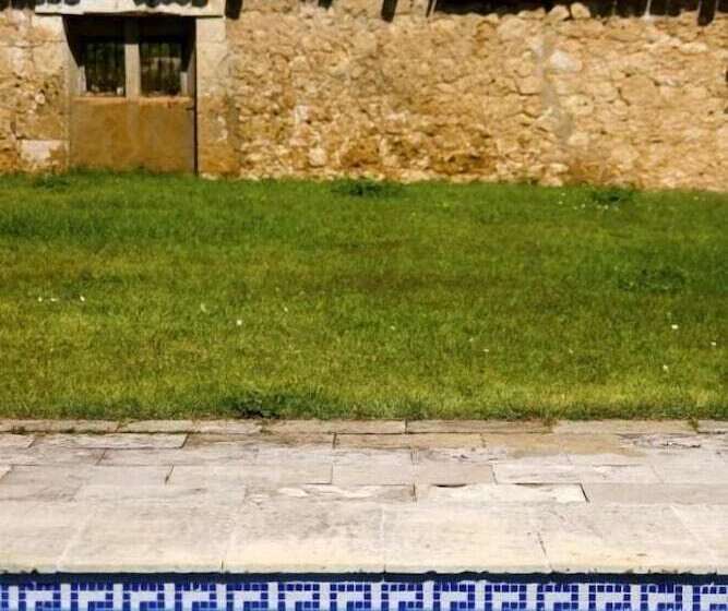 مسافرخانه La Posada De Pradorey