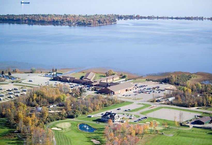 هتل Bay Mills Resort And Casino