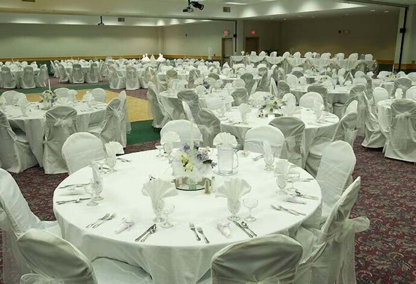 هتل Bay Mills Resort And Casino