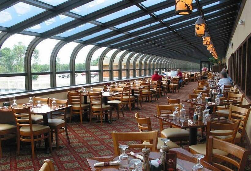 هتل Bay Mills Resort And Casino