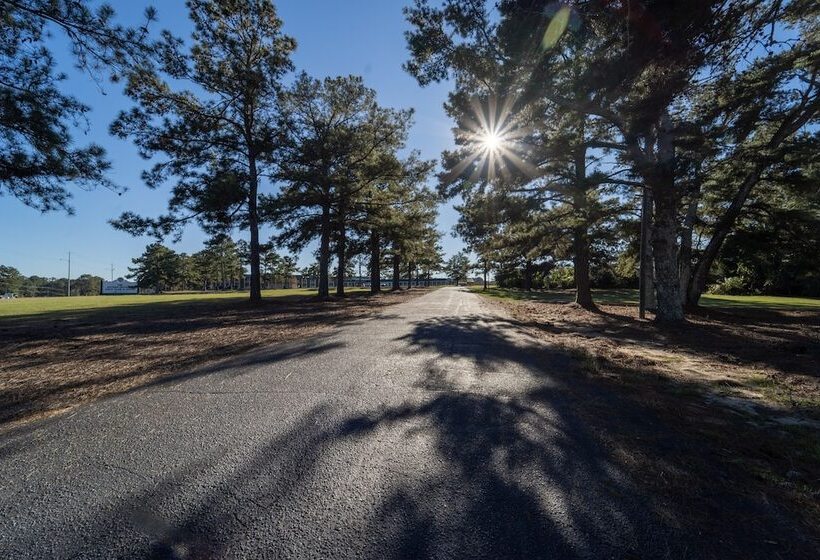 هتل Dothan National Golf Club And