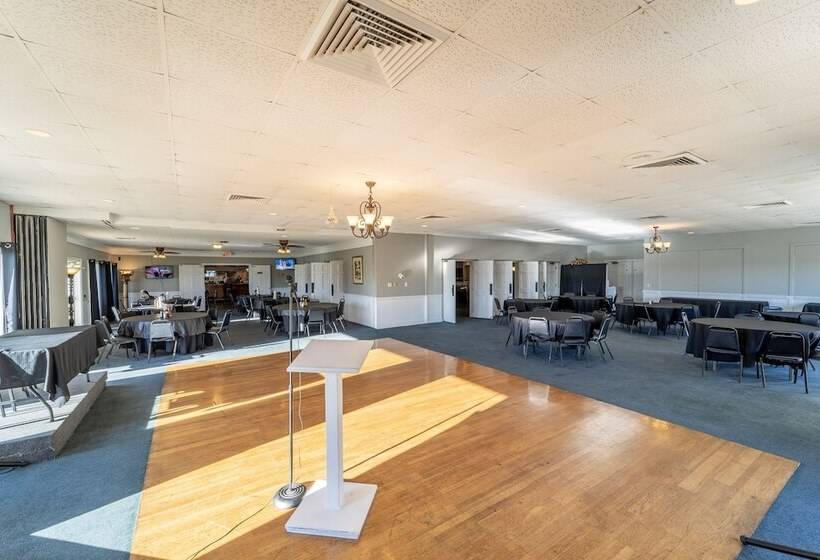 هتل Dothan National Golf Club And