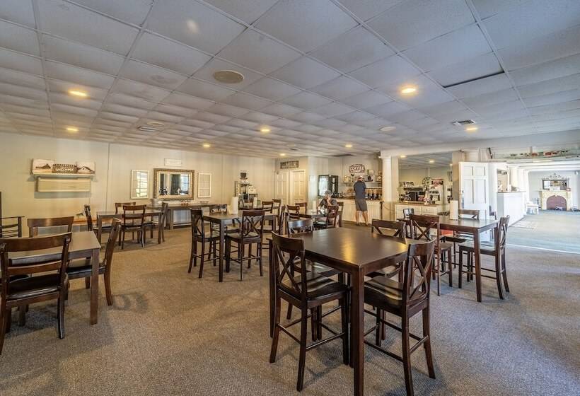 هتل Dothan National Golf Club And