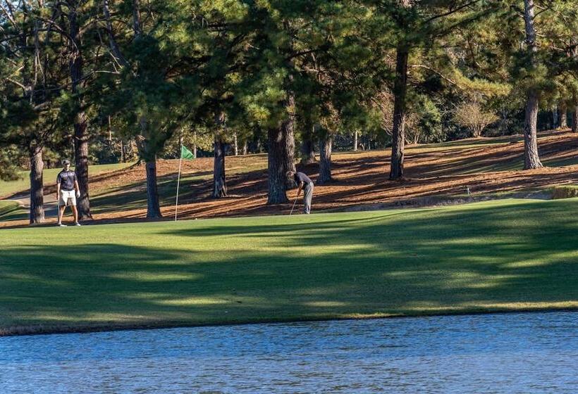 هتل Dothan National Golf Club And