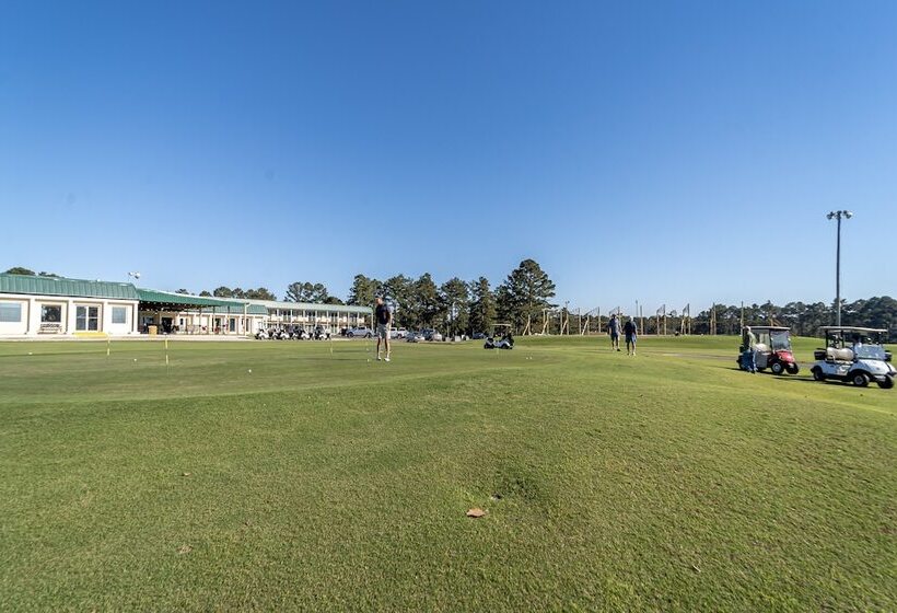 هتل Dothan National Golf Club And