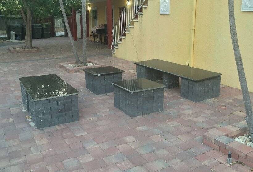 Отель Family Inn