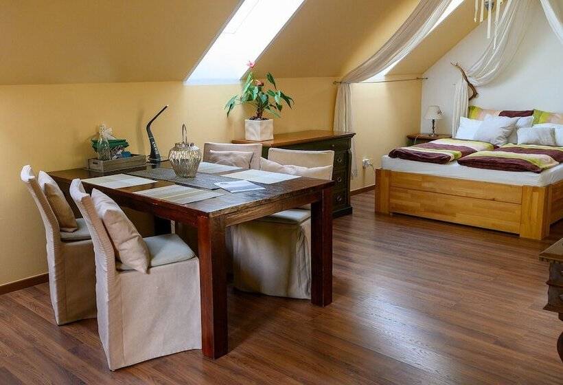 Отель Ferienhaus Hirschloser