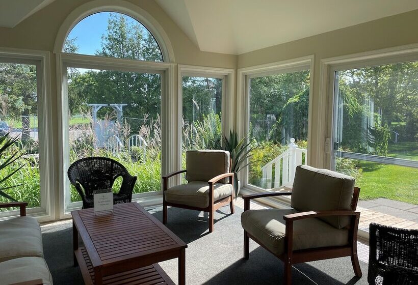 ホテル Hessenland Inn & Schatz Winery