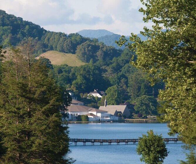 Отель Lambuth Inn At Lake Junaluska