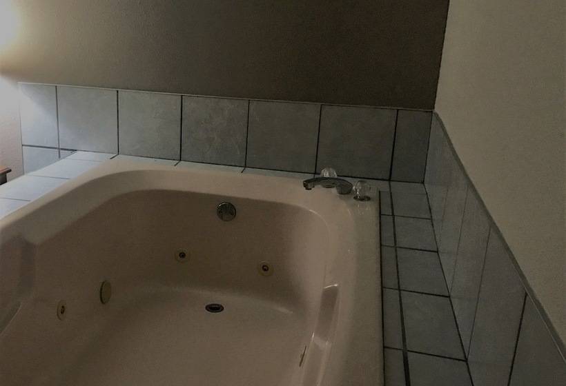هتل Quality Inn