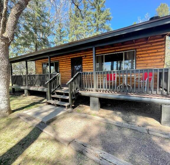 Lazy Oaks Resort