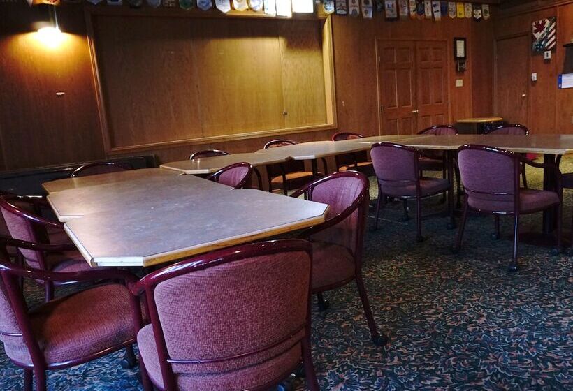 مُتل The Ritz Cafe And Motor Inn