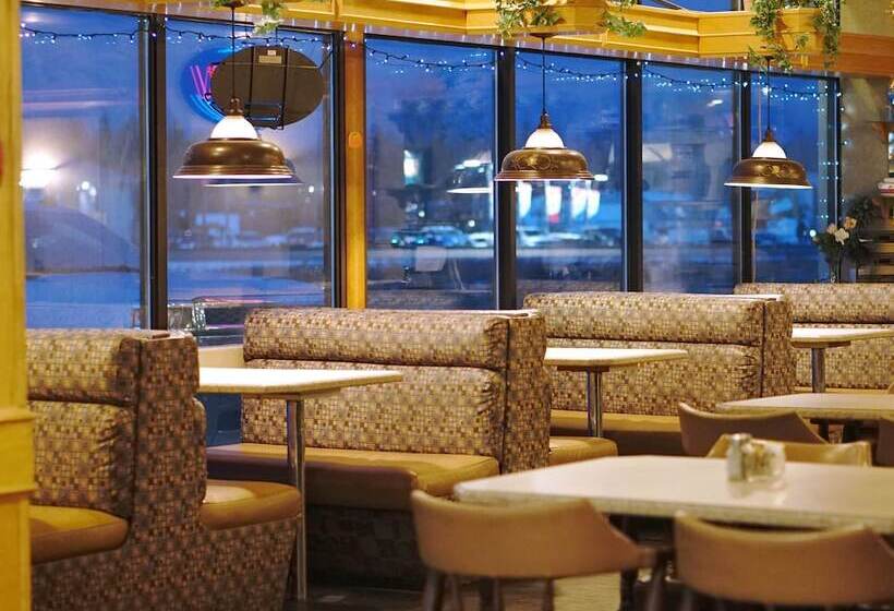 مُتل The Ritz Cafe And Motor Inn