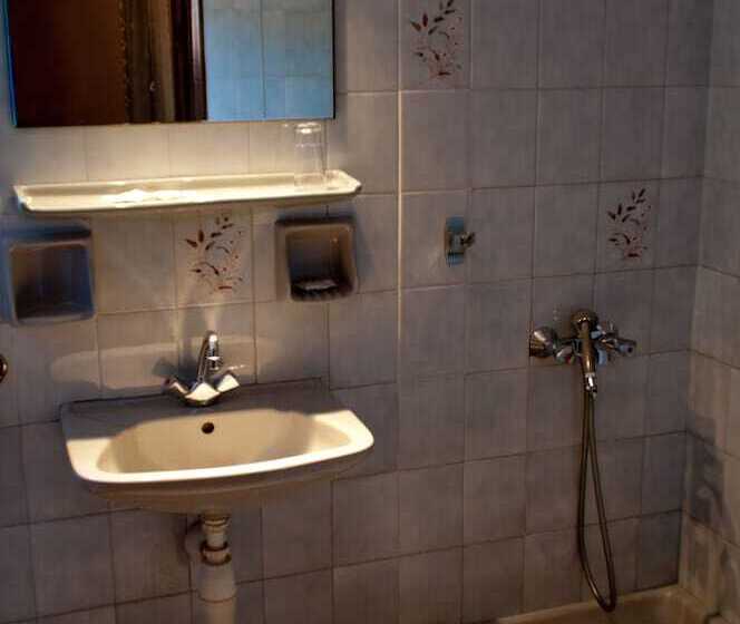 پانسیون Christofer S Rooms